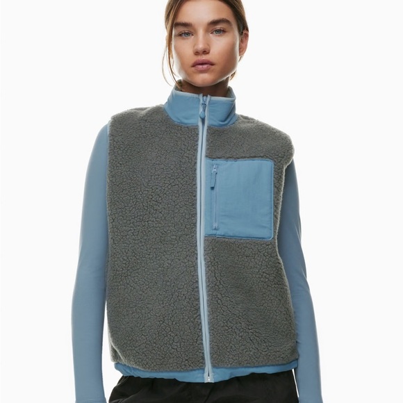 Aritzia TNA Polar Fleece Vest - Picture 1 of 12